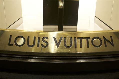 louis vuitton inscription